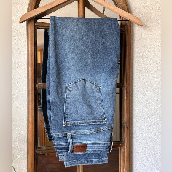 Judy Blue Boyfriend Jeans Size 13/31 Light Wash Stretch Denim - Picture 8 of 8